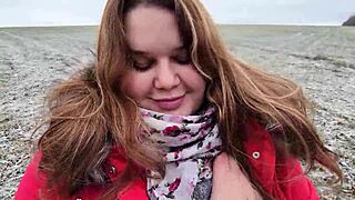 Ever tried a sloppy outdoor blowjob from a curvy girlfriend?