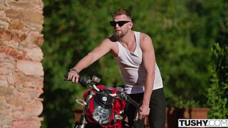 Reformed bad girl Kelly craves deep anal pounding in boredom