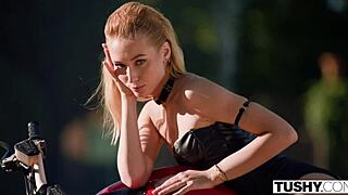 Reformed bad girl Kelly craves deep anal pounding in boredom