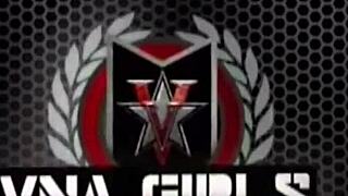 милфа Вики Ветт страстно натирает маслом киску и жопу Санни Лейн