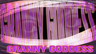 Gigi Cakes shows off her huge BBW tits