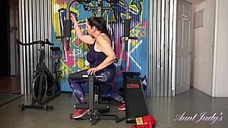 I’m obsessed with busty mature Josephine James in this hot AuntJudys workout