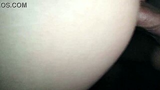 Puta se deja follar sin condón en el centro de la ciudad