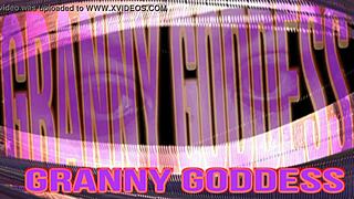 Gigi Cakes shows off her huge BBW tits