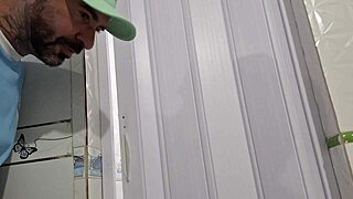 Teen 18+ Masturbates in Usa Shower with Partner