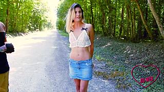 Lucille Blonde Coquine Avec Un Joli Petit Cul