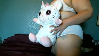 Onyx Loves Masturbating With Stuffy And Mini Hitachi Passionately.