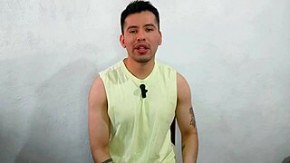 Tuan ladang kongkek rahsia punggung kawan kahwin pake batang 23cm tebal buat kesedapan petani gay.