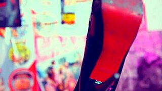 bia romanxxx stretches her pussy with lollipop inside