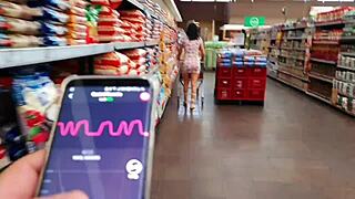 martinasmith performs at the mall