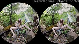 Does Erotic Beauty Endza Love Her Pussy in VR?