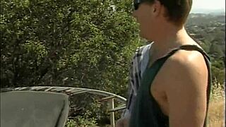 Тексас дилдо маскарад 1 подиграва ужас с див секс. Групов екшън става странен с играчки.