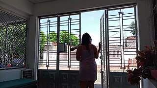 The delivery guy gets a wild blowjob and deepthroat from a horny milf who strips naked.