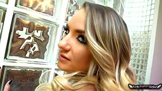 i wanna jerk off to big tit blondee