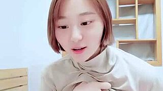 Vietnamese Girl Craves Wild Sex in Steamy Action