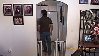 I know granny's shaved pussy