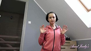 Hey, wanna see Wanilianna’s hairy pussy workout at 44?
