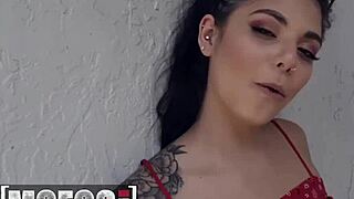 gina valentina spreads pussy in alley for cash from tony rubino