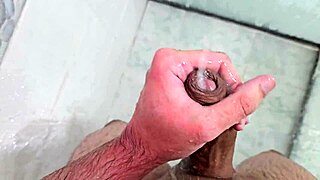 Gozando No Banho With Cute Brazilian Twink Solo