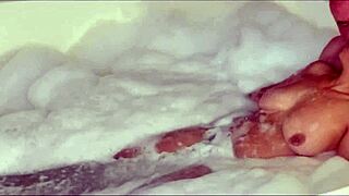 बेबी कम ब्लो माय बबल्स का प्रीव्यू अगराबास और ओल्प्र के साथ