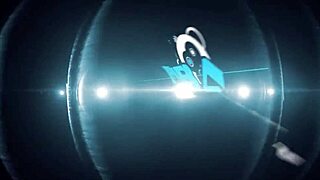 Watch Hot Daisy fuck herself with a cucumber?