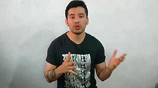 Hombre Maduro De 40 Años Es Penetrado En Una Fiesta Por Jovencito Twink Vergonzoso Dotado De 21Cm Y Ahora Le Da El Culo Siempre Relato Sexual