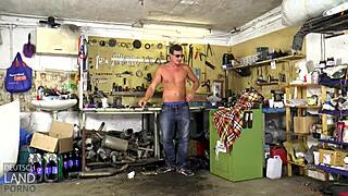 Maria Skylar handles double penetration expertly