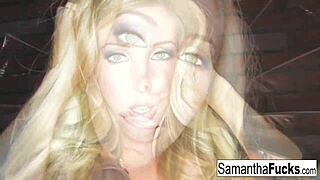 Samantha provoca con su cuerpo desnudo y tetas jugosas