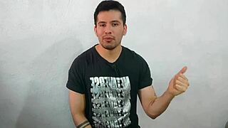 Hombre Maduro De 40 Años Es Penetrado En Una Fiesta Por Jovencito Twink Vergonzoso Dotado De 21Cm Y Ahora Le Da El Culo Siempre Relato Sexual