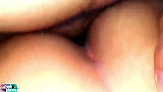 hermosa mujer gime delicioso pero en silencio para que no la escuchen los de la habitacion de a lado