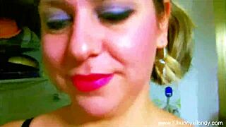 Retro Italian housewife gives steamy kitchen blowjob