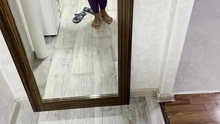 the girl seduced the clothing courier and gave herself to him completely