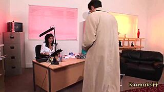 estrenando lenceria usada de mi tia con tetas grandes