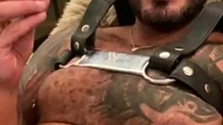 Viktor rom celebrates 3650 days in the industry after winning a grammy at the party.