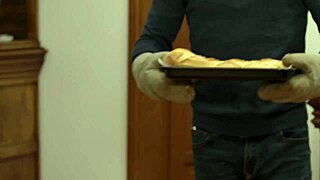 Člověče, musím otestovat jeho čurák tou francouzskou blond cougar, co podvádí...