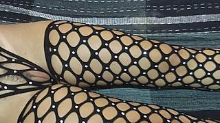 Vivi arrived tired, so as a great husband, I ended up sucking her.