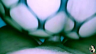 Trailer featuring Paty Angel and Igor Trenbolizado as tattoo artist accepting payment