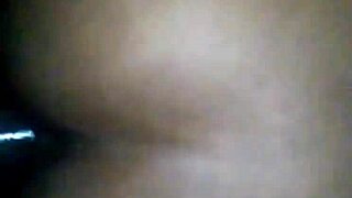 Adakah jalang MILF ni membongkok untuk aku?