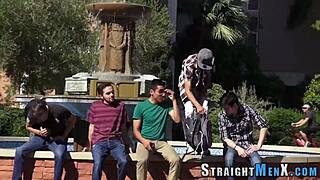 Uh, düz twinkler dışarıda sertçe boşalıyor... çok sıcak!