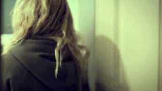 Homeless Sex Videos - Foxes Screw in Back Alleys