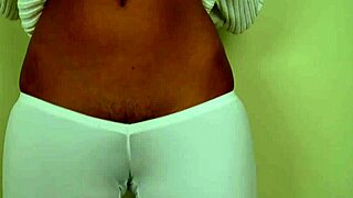 skin tight leggings highlight cameltoe pussy and bubble butt