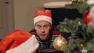 Hey, check out Kacie Castle and Vina Sky in their family pies night before Christmas fun! 😏🎄