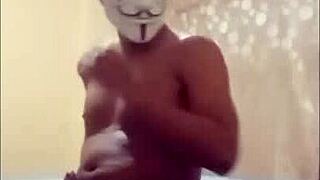 Tää latinalainen kisu diggaa mamboa isolla persellä!