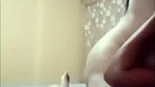 Tää latinalainen kisu diggaa mamboa isolla persellä!