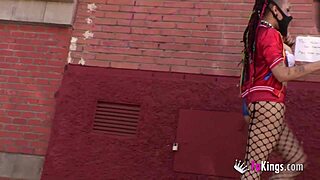 harley quinn cosplayer blows guys on street