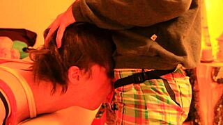 watch your boyfriend suck my strapon in bondage?