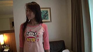 i can't believe this real asian amateur is squirting during creampie