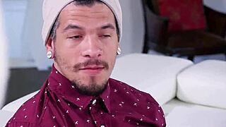 asian teen elle voneva spreads hairy pussy wide 😘