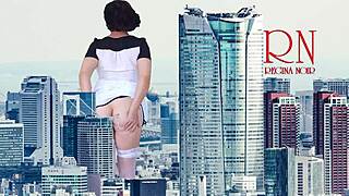 Is This Giant Lady Without Panties Walking The City Really As Tall As King Kong?