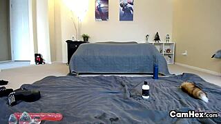 Sexy amateur shemale hooker rocks glasses on webcam! 😍